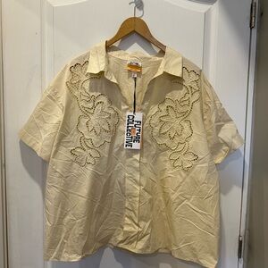 Lightweight collared short sleeve shirt with eyelet detail - cream colour - NWT